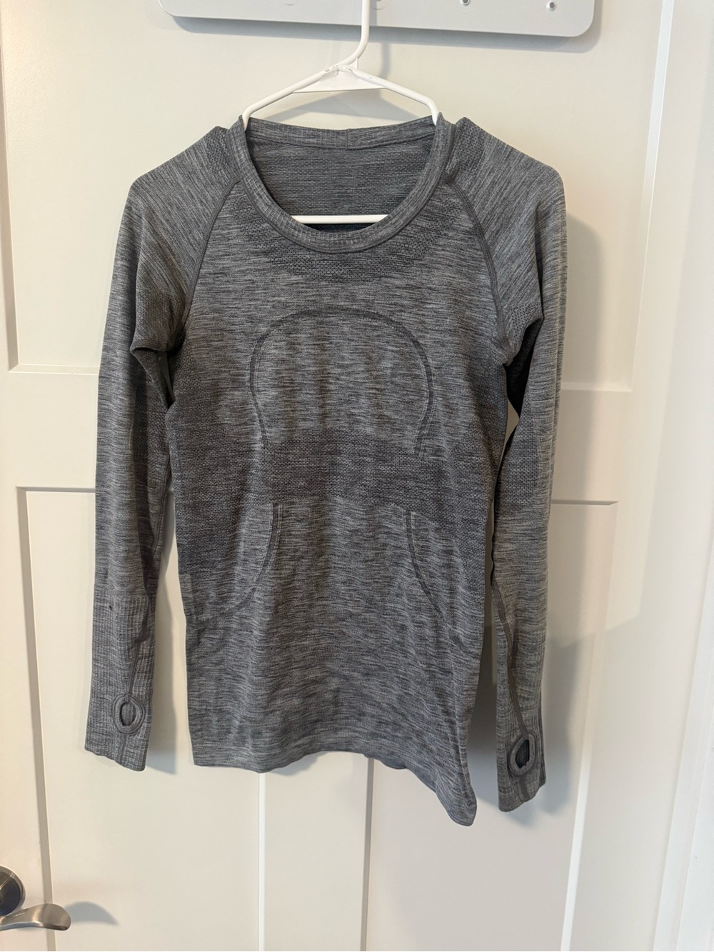 Lululmeon swifly  Long-Sleeve  Top - Gray size 6